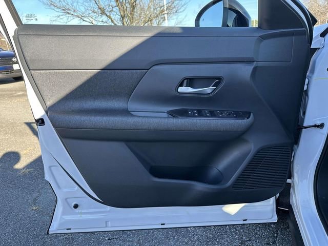 New 2026 Nissan Kicks SV image 14