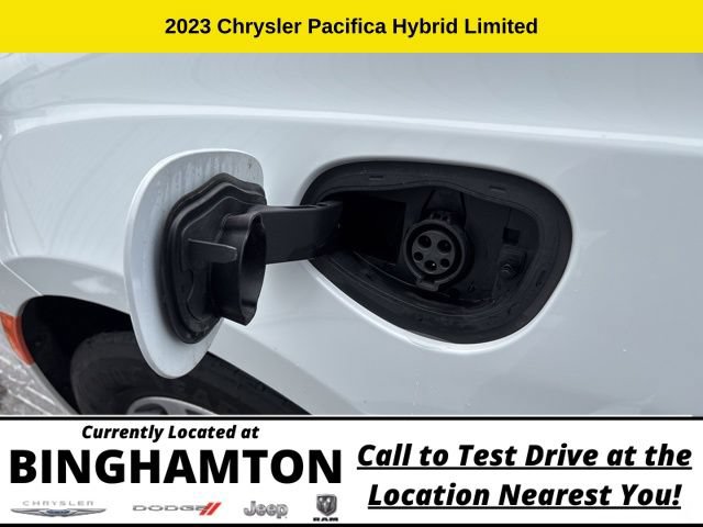 Used 2023 Chrysler Pacifica Limited FWD image 35
