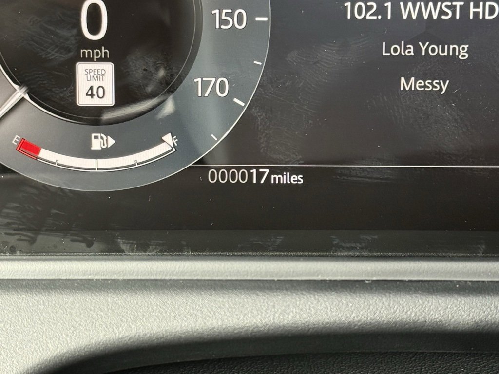 New 2026 Land Rover Range Rover Velar Dynamic SE image 31