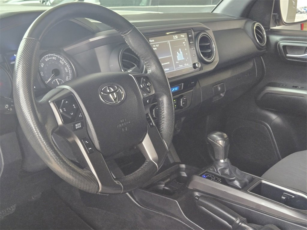 Used 2022 Toyota Tacoma TRD Sport w/ Technology Package image 11
