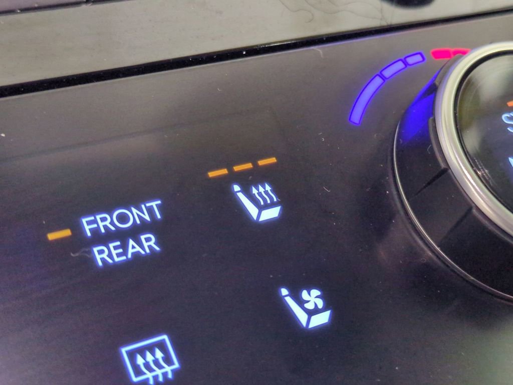 Used 2024 Hyundai Santa Fe Limited image 29