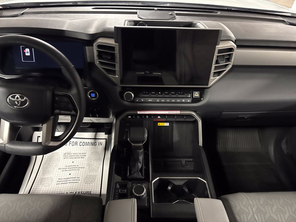 Used 2024 Toyota Tundra Limited AWD/4WD image 27