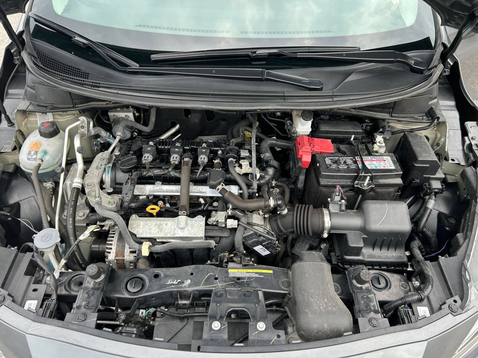 Used 2025 Nissan Versa SV FWD image 43