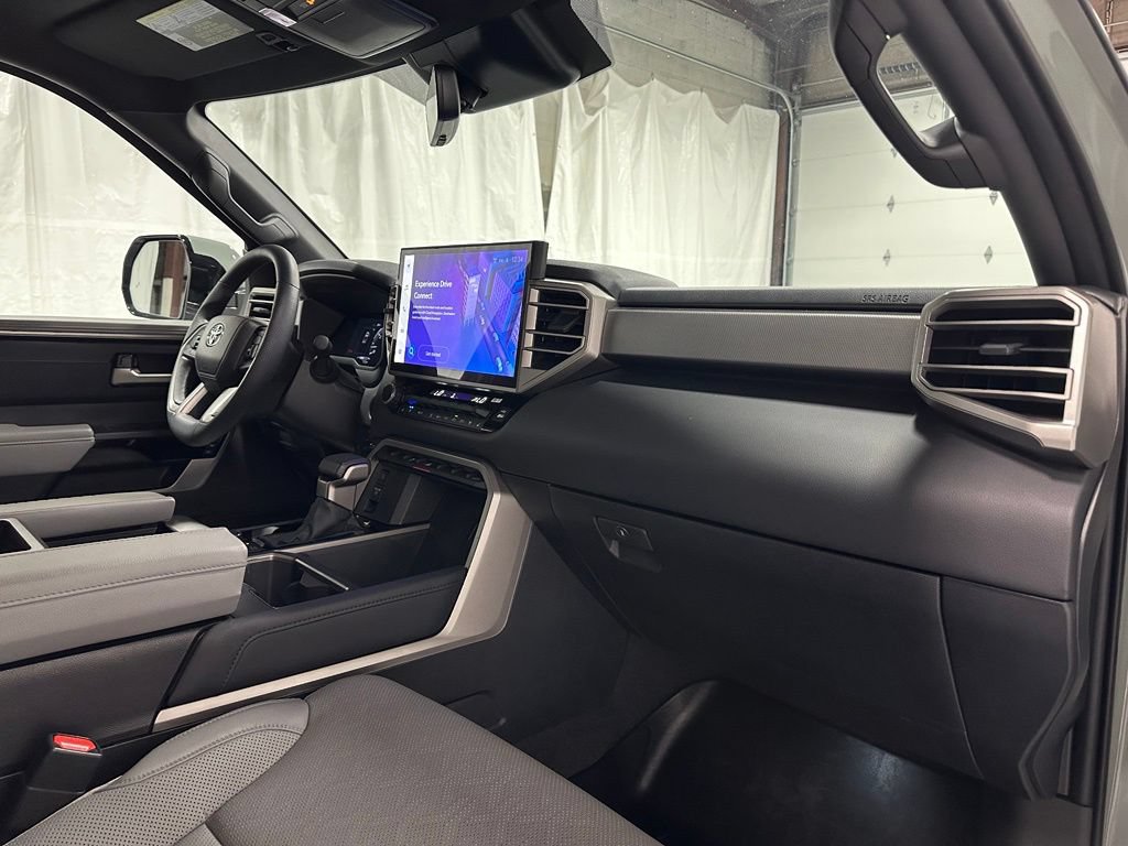Used 2025 Toyota Tundra Limited AWD/4WD image 61