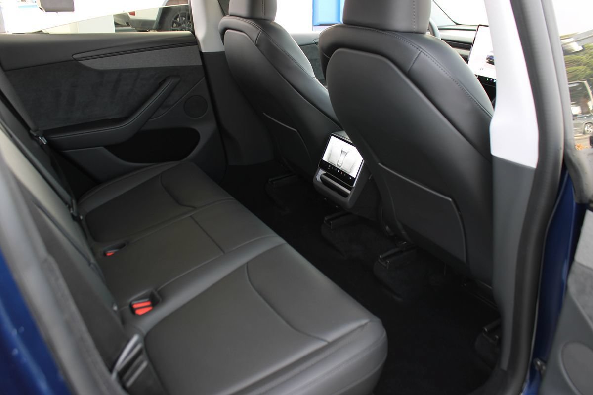Used 2026 Tesla Model Y Long Range AWD/4WD image 24