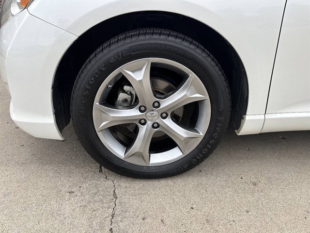 Used 2015 Toyota Venza XLE w/ XLE Premium Package AWD/4WD image 2
