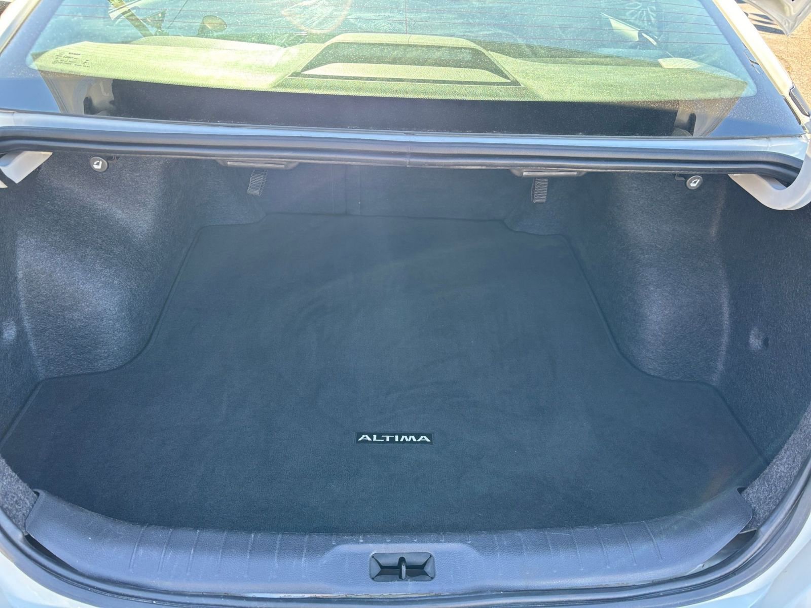 Used 2025 Nissan Altima 2.5 SV FWD image 31