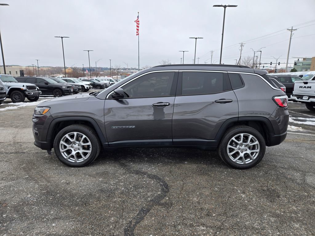 Used 2022 Jeep Compass Latitude image 7