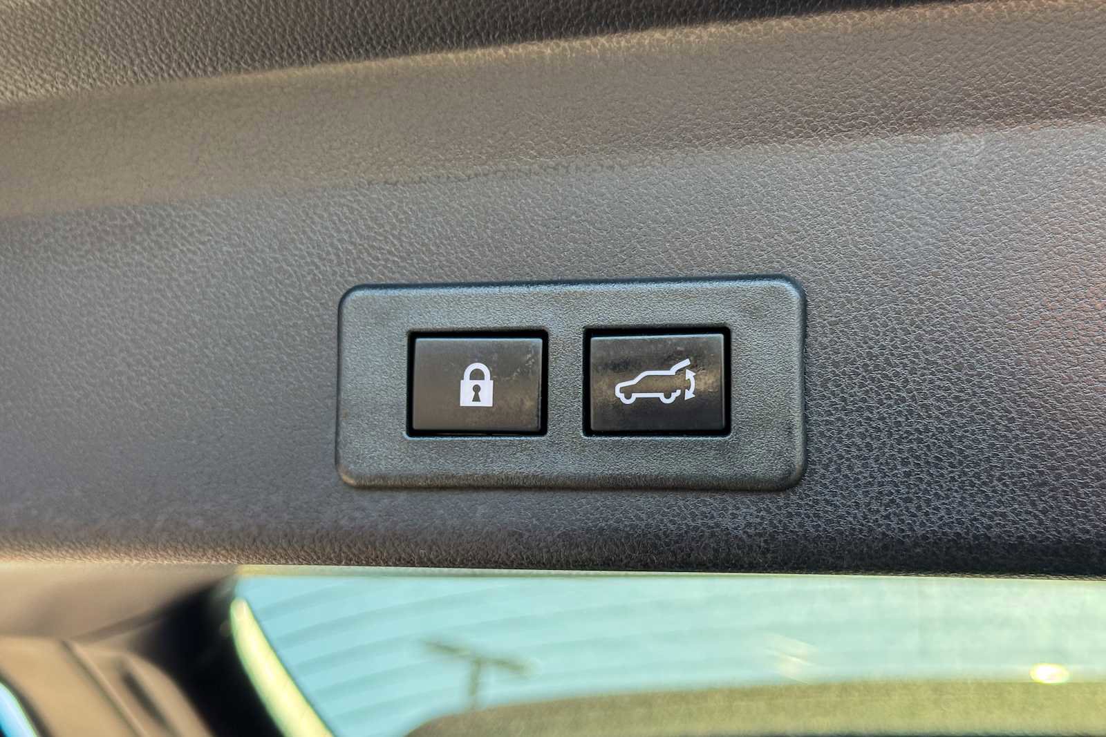 Certified 2022 Subaru Ascent Premium w/ Convenience Package image 13