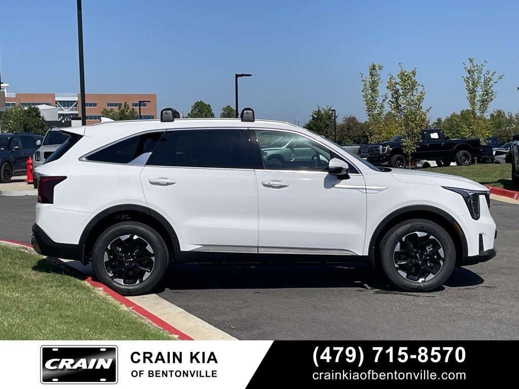 New 2025 Kia Sorento S image 9