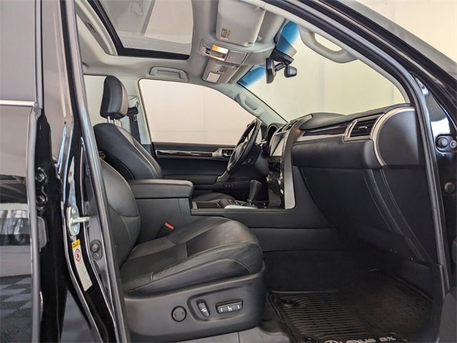 Used 2017 Lexus GX 460 Luxury image 17