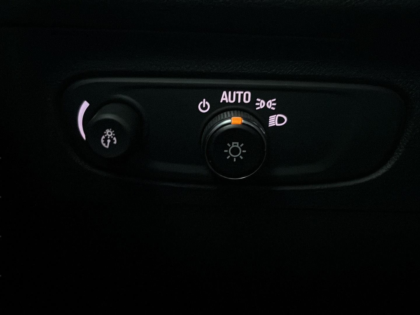 Used 2023 Buick Envision Avenir AWD/4WD image 27