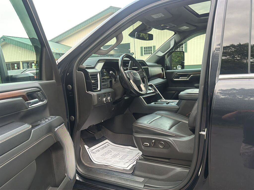 Used 2024 GMC Sierra 3500 Denali AWD/4WD image 11