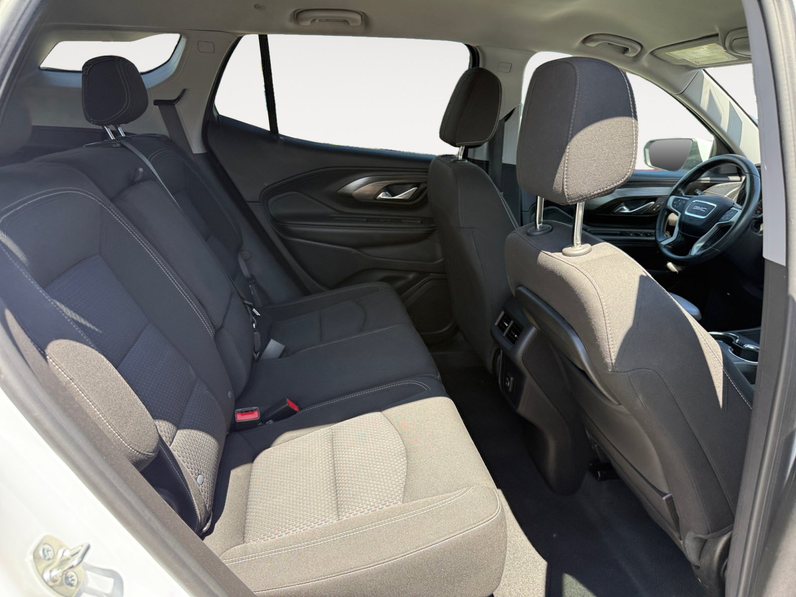 Used 2024 GMC Terrain SLE FWD image 18