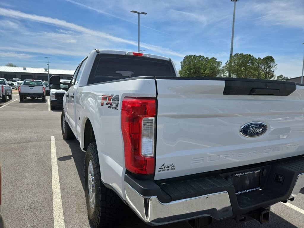 Used 2018 Ford F250 XL w/ STX Appearance Package AWD/4WD image 4