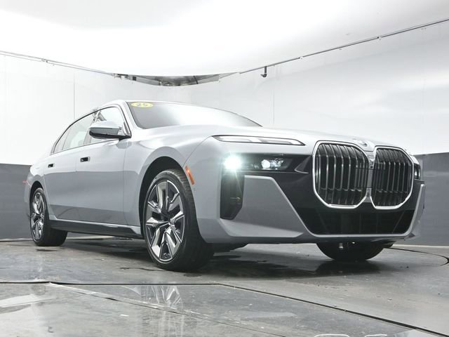 Used 2025 BMW 740i image 34