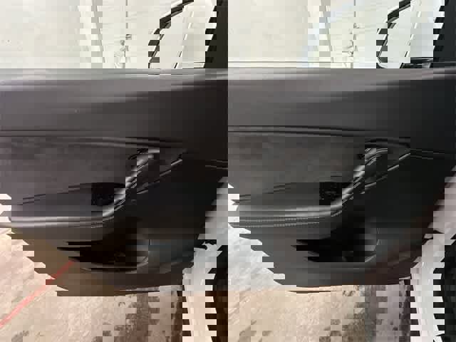 Used 2021 Tesla Model Y Long Range image 17