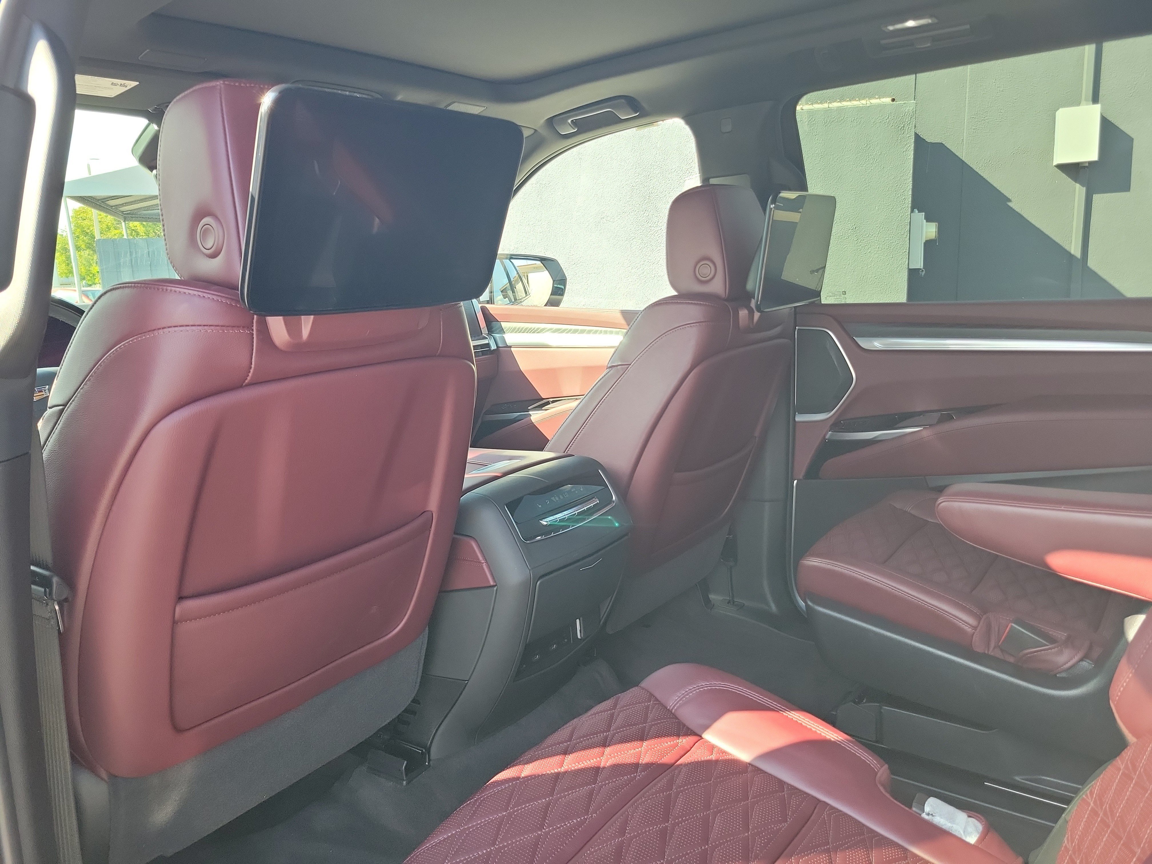 Used 2025 Cadillac Escalade ESV Sport w/ Touring Package AWD/4WD image 11