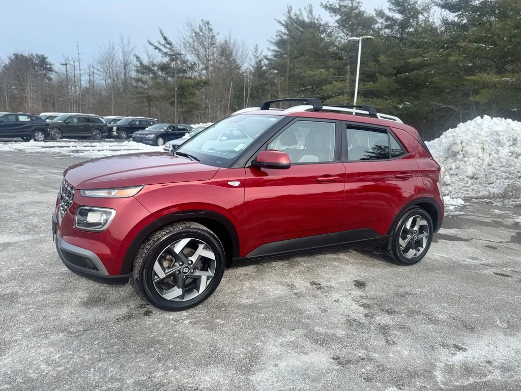 Certified 2023 Hyundai Venue SEL image 2