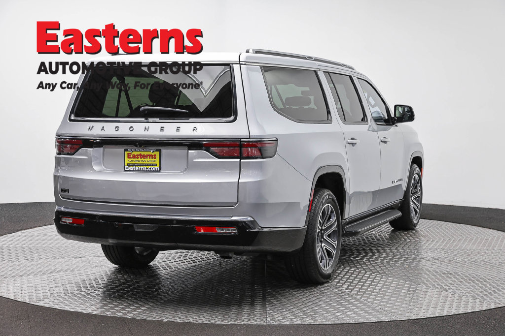 Used 2024 Jeep Wagoneer L Series II w/ Flexible Seating Group AWD/4WD image 7