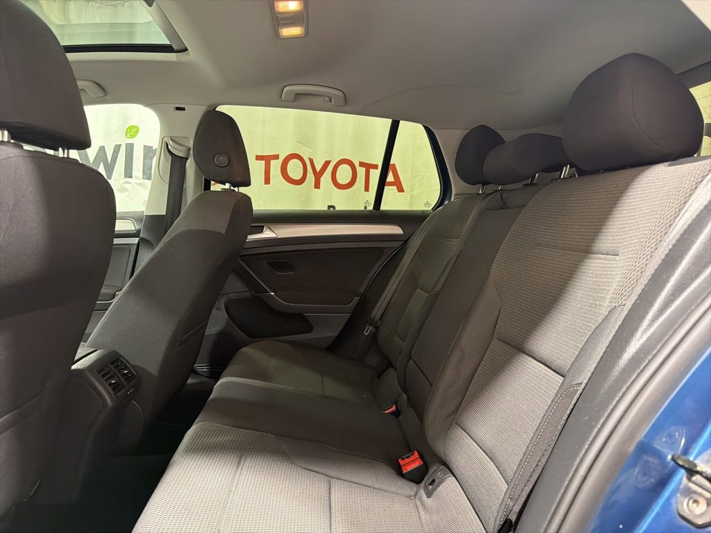 Used 2016 Volkswagen Golf S FWD image 20