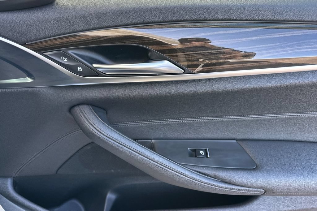 Used 2018 BMW 530i RWD image 18