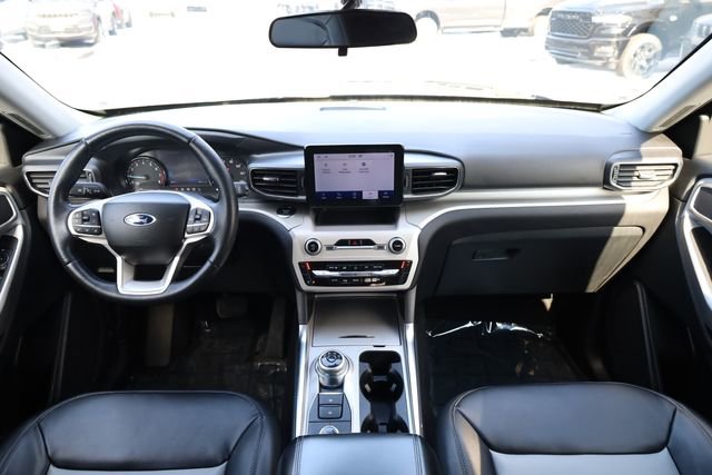 Used 2023 Ford Explorer XLT w/ Equipment Group 202A image 16