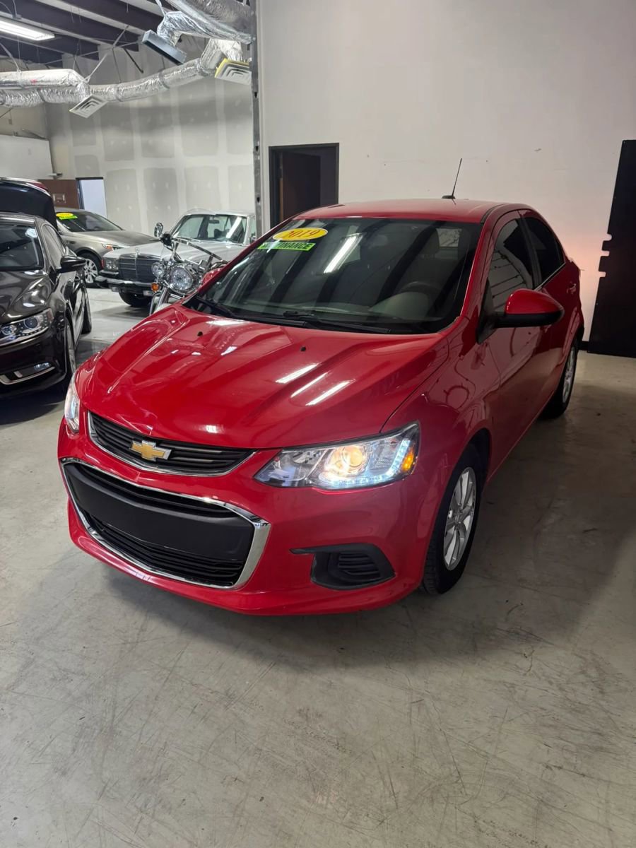 Used 2019 Chevrolet Sonic LT FWD image 1
