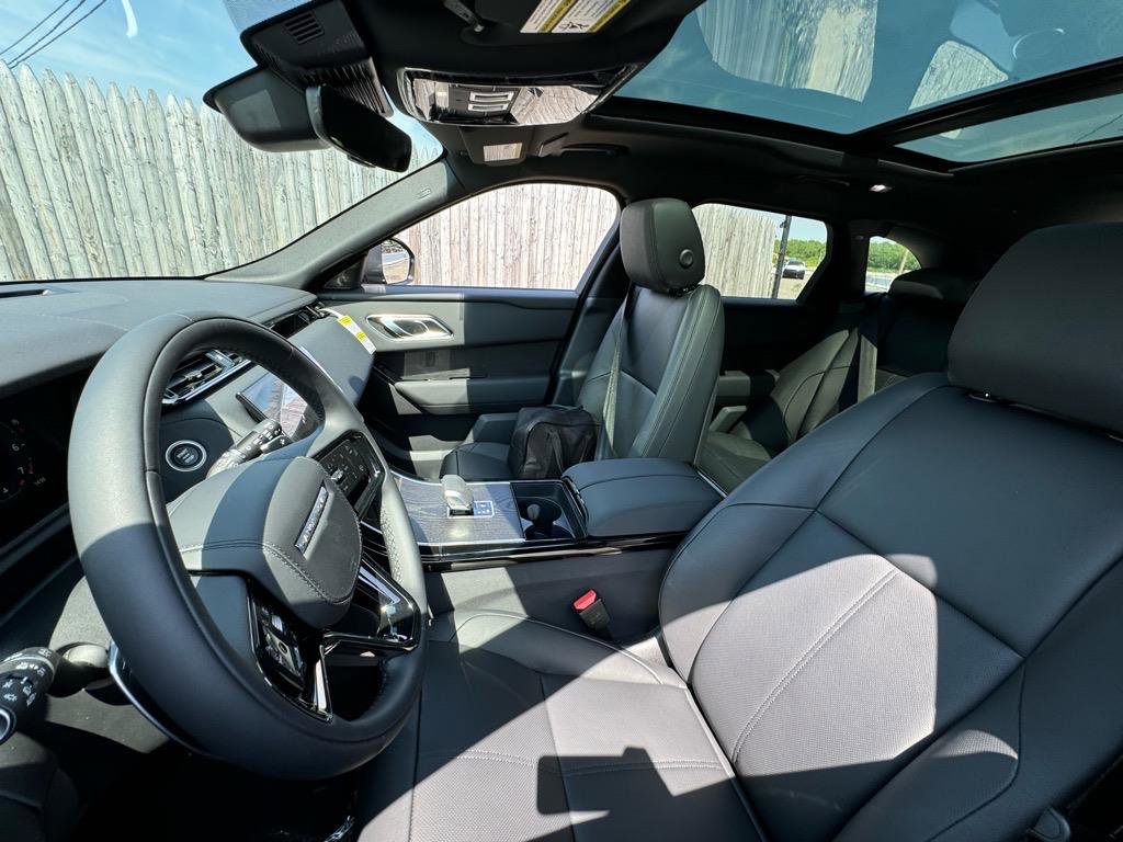 New 2026 Land Rover Range Rover Velar Dynamic SE image 4