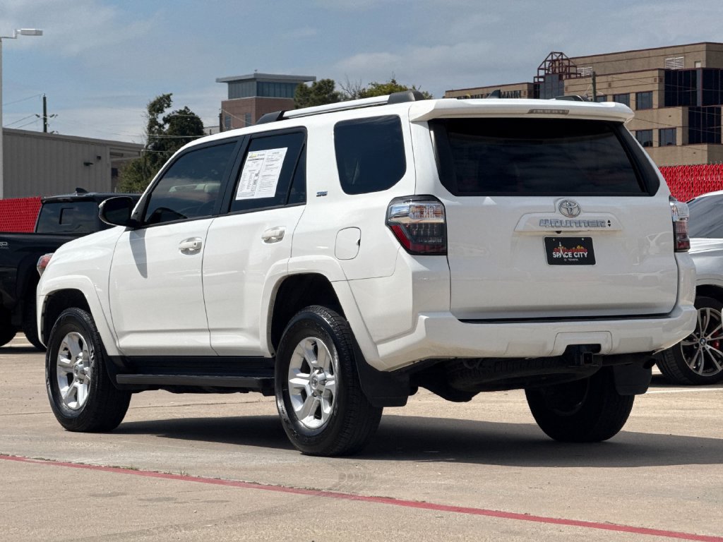 Used 2024 Toyota 4Runner SR5 AWD/4WD image 4