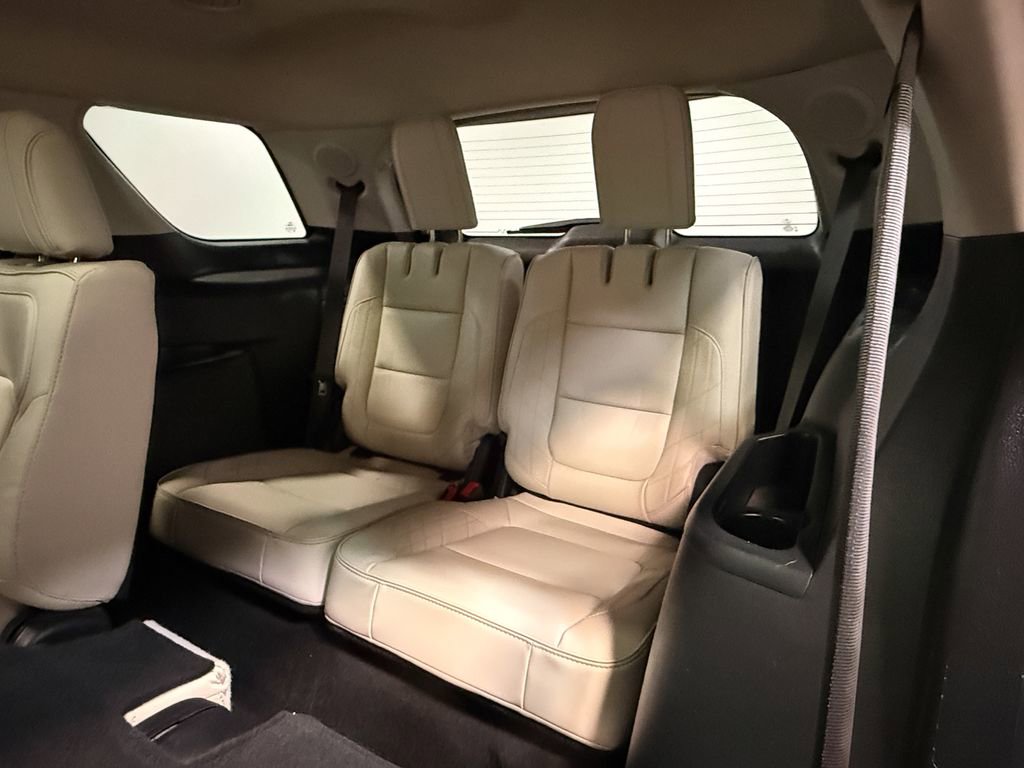 Used 2018 Ford Explorer Platinum AWD/4WD image 50