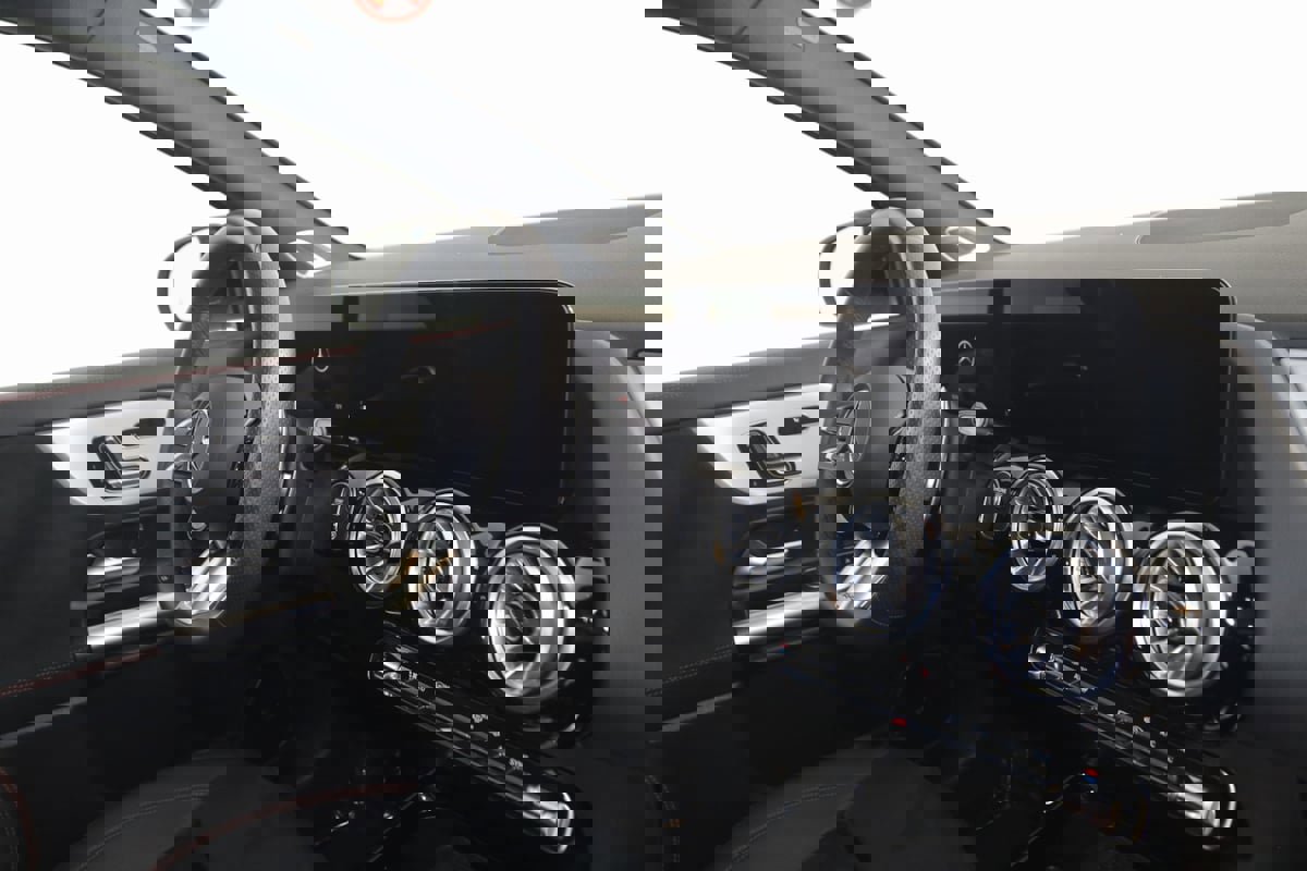 Used 2024 Mercedes-Benz GLA 35 AMG 4MATIC image 64