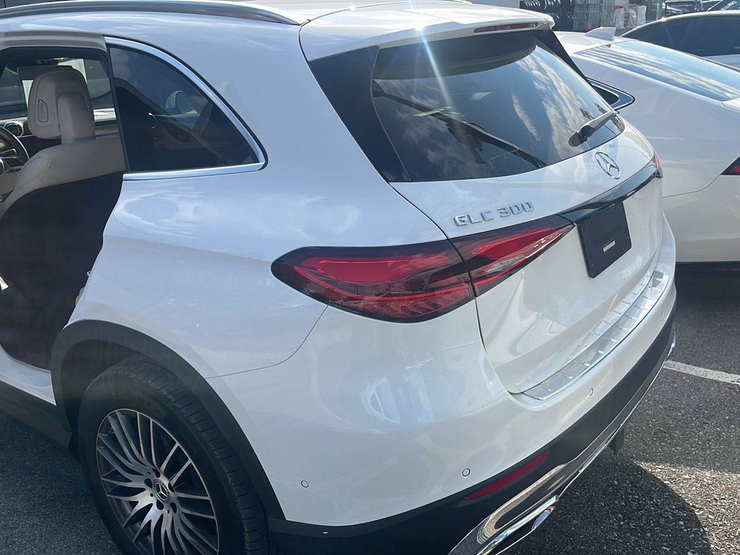Used 2024 Mercedes-Benz GLC 300 image 12