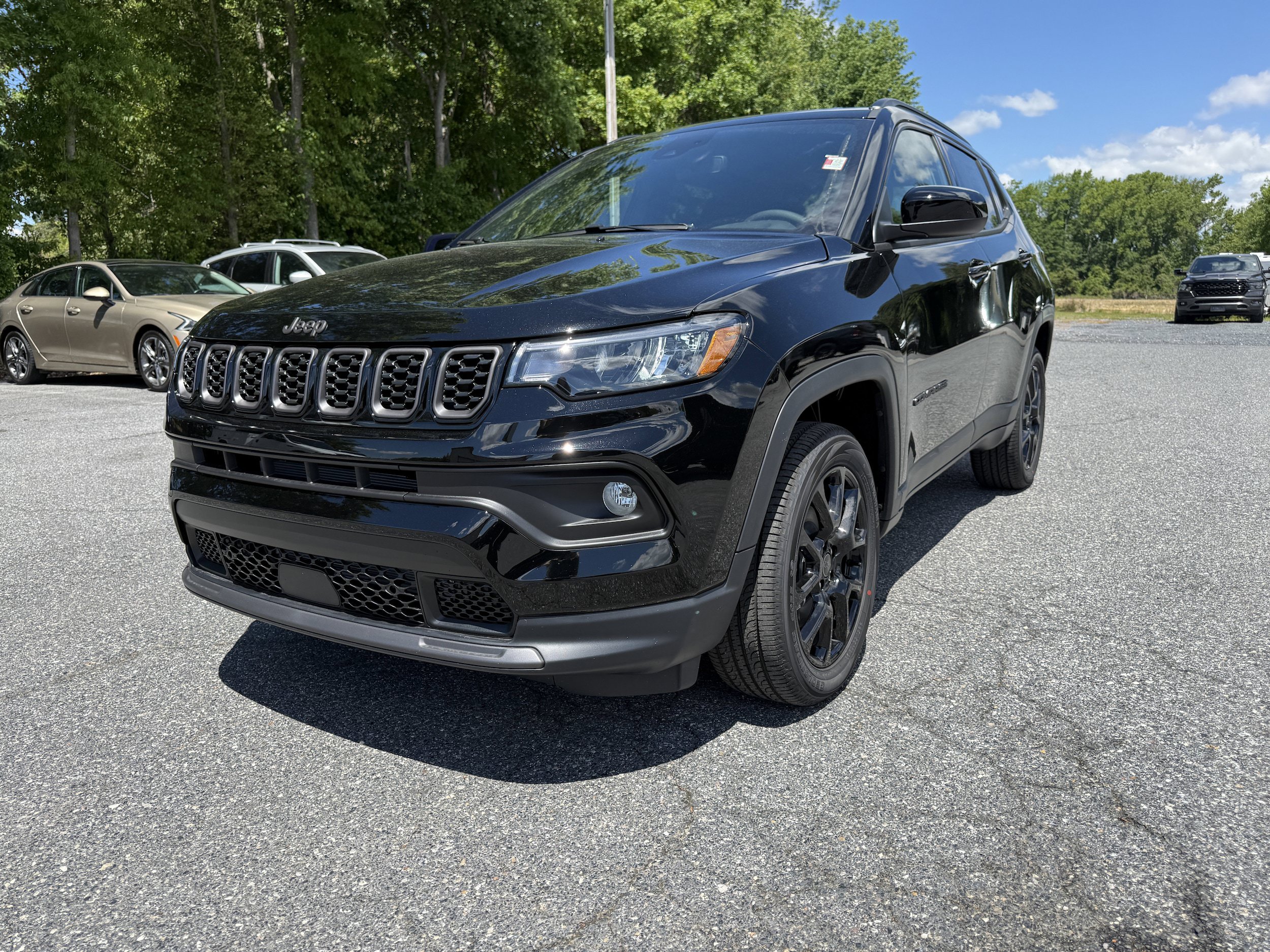 New 2026 Jeep Compass Latitude AWD/4WD image 3