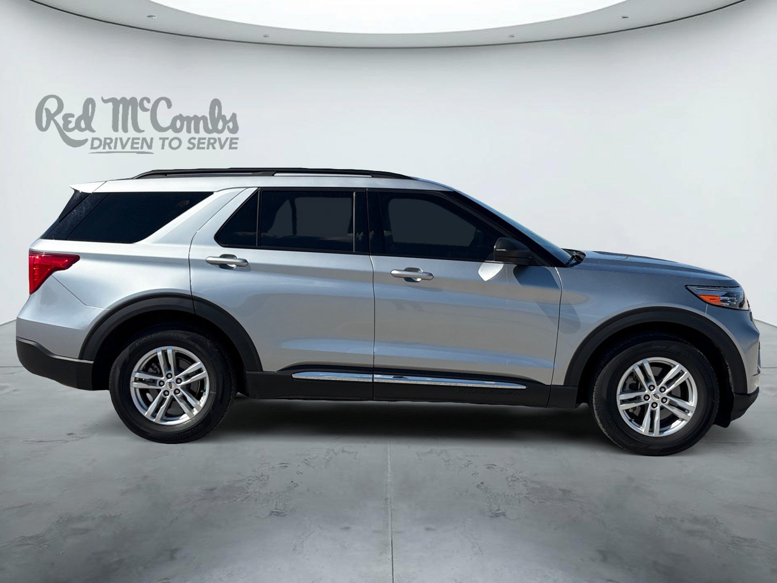 Used 2023 Ford Explorer XLT RWD image 4