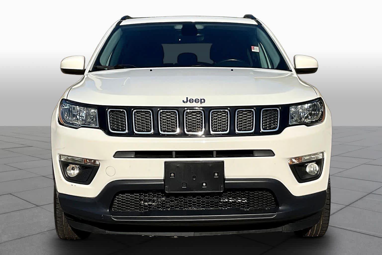 Used 2018 Jeep Compass Latitude w/ Popular Equipment Group AWD/4WD image 4