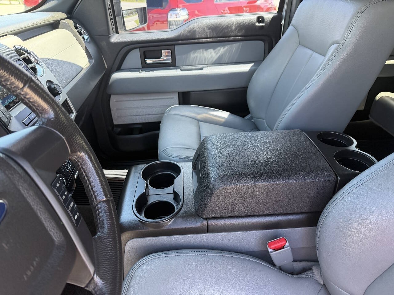 Used 2014 Ford F150 XLT w/ Equipment Group 302A Luxury AWD/4WD image 16