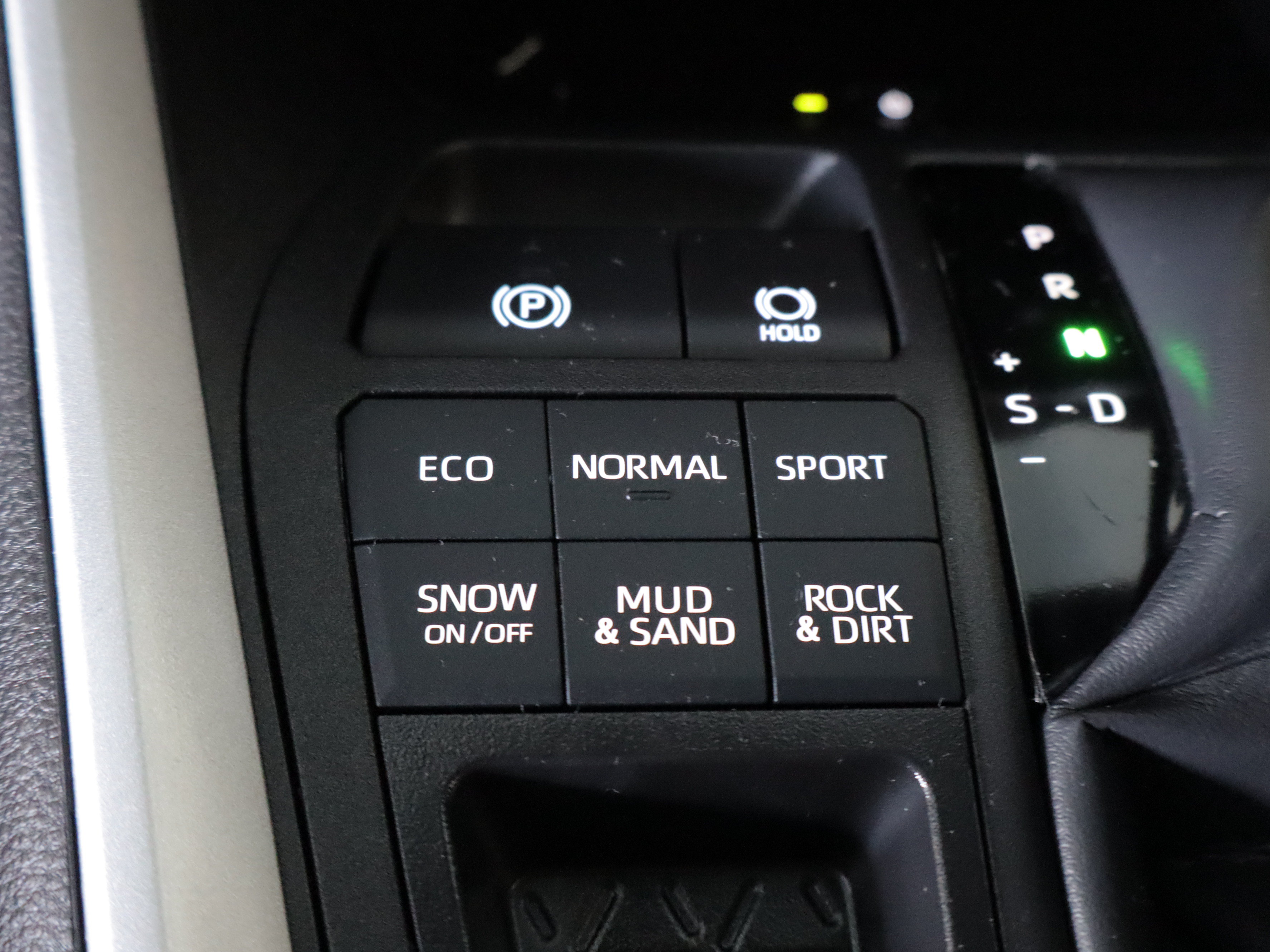 Used 2025 Toyota RAV4 XLE Premium w/ Weather Package AWD/4WD image 18