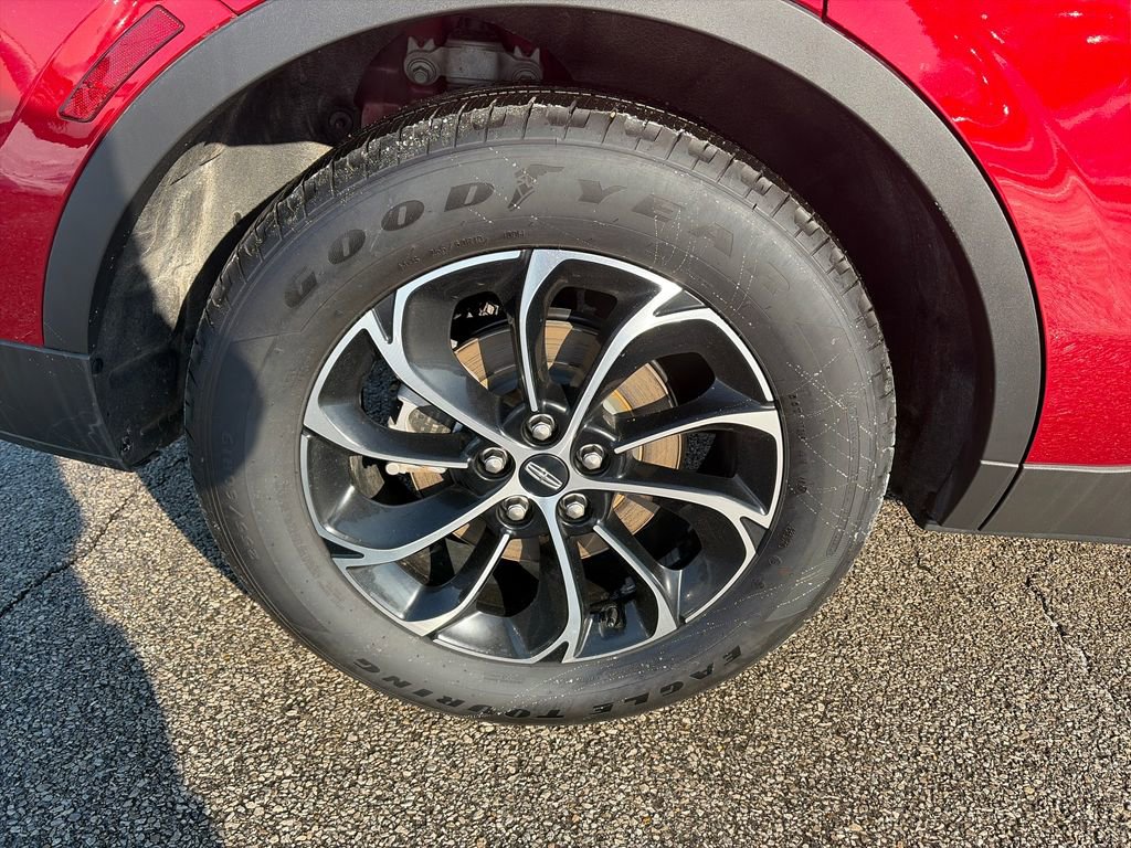 Used 2025 Lincoln Nautilus Premier w/ Equipment Group 102A image 13