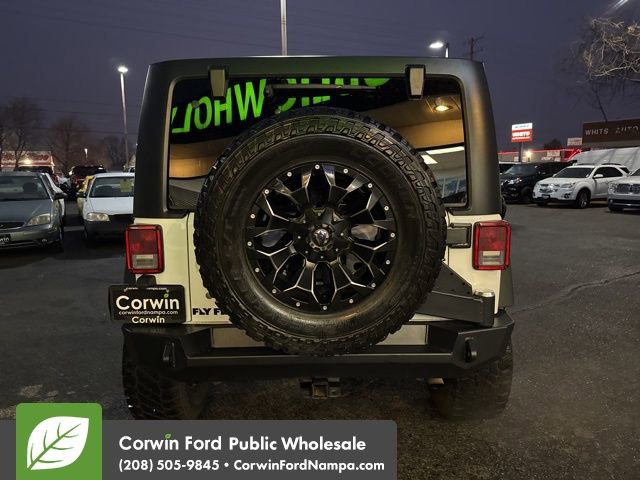 Used 2016 Jeep Wrangler Unlimited Rubicon w/ Connectivity Group image 6