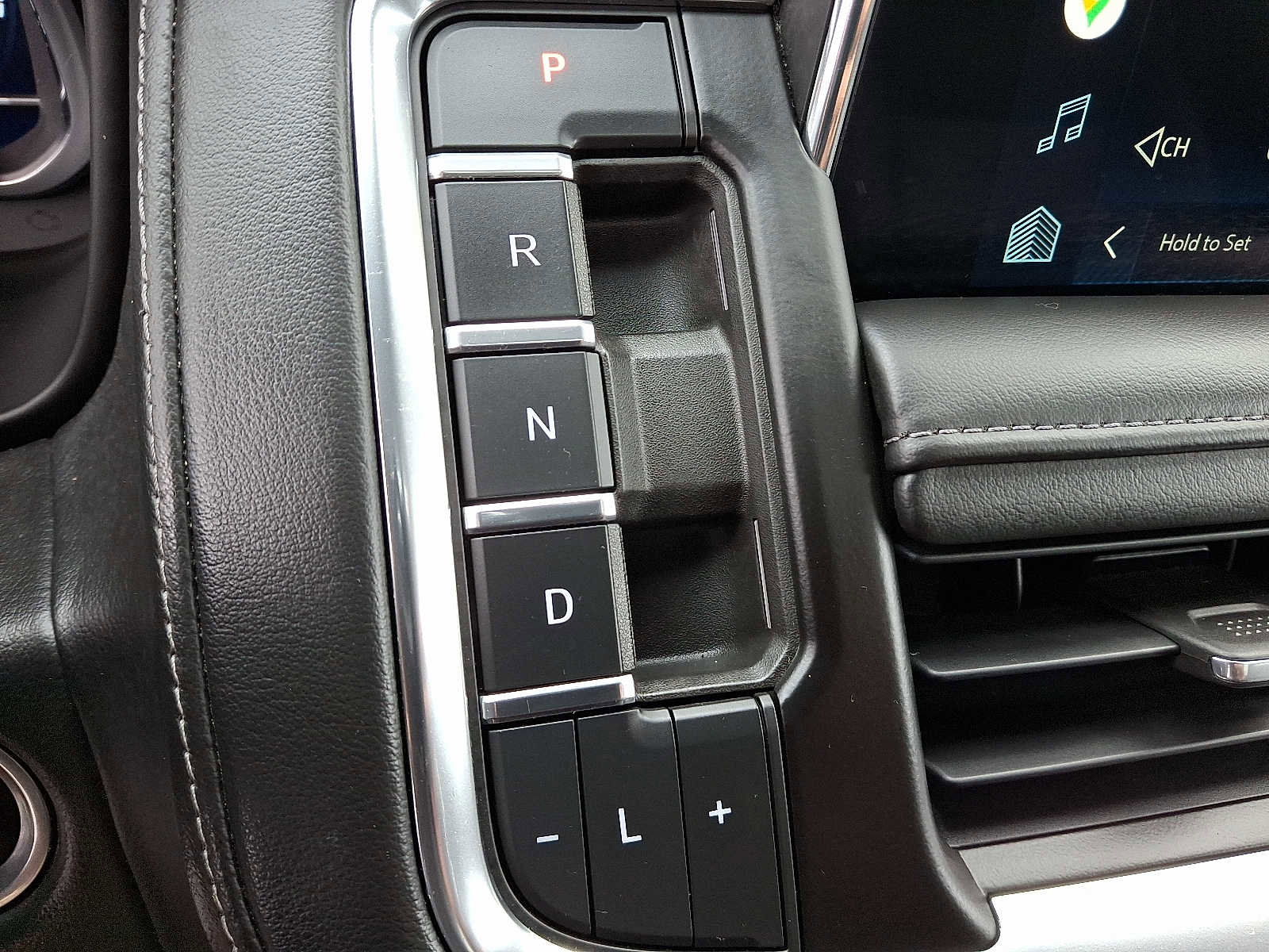 Used 2022 Chevrolet Tahoe Z71 w/ Luxury Package image 18