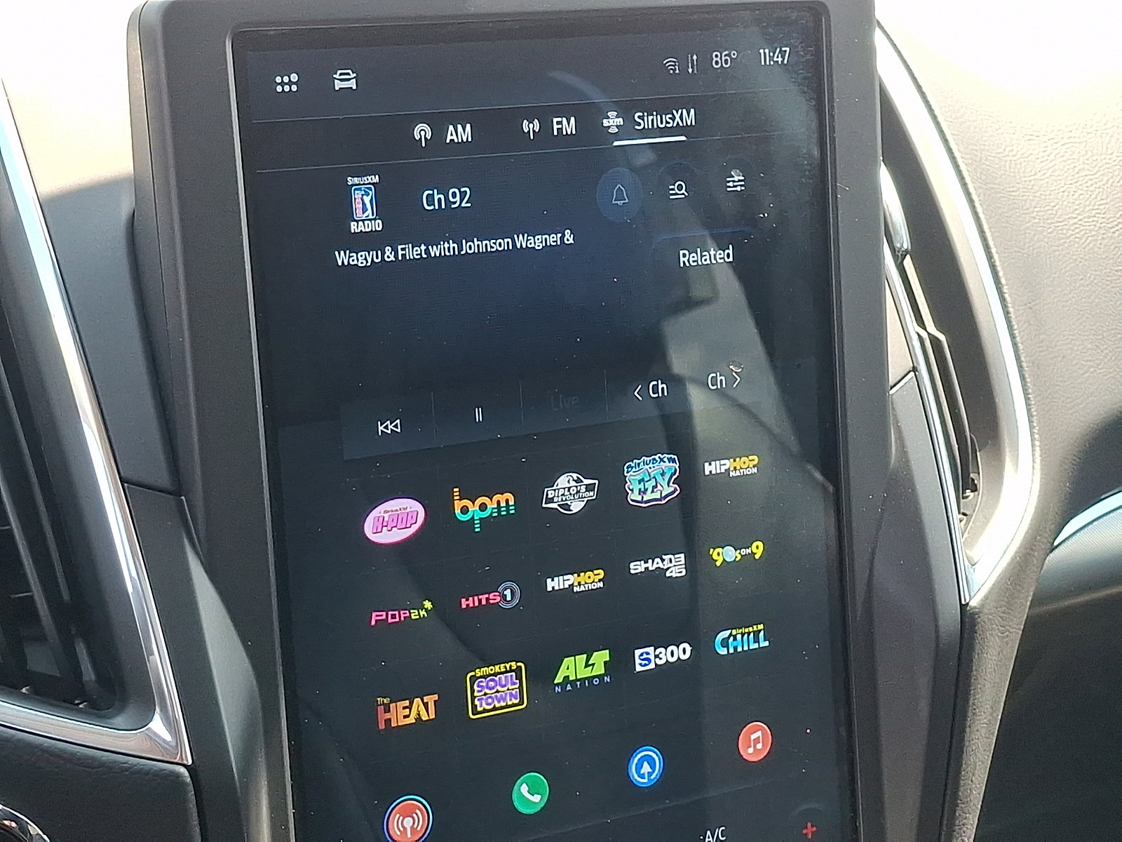 Used 2022 Ford Edge Titanium w/ Equipment Group 301A AWD/4WD image 17