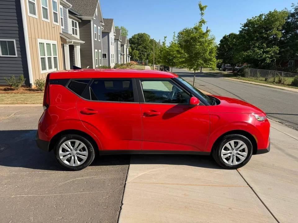 Used 2022 Kia Soul LX w/ Technology Package FWD image 5