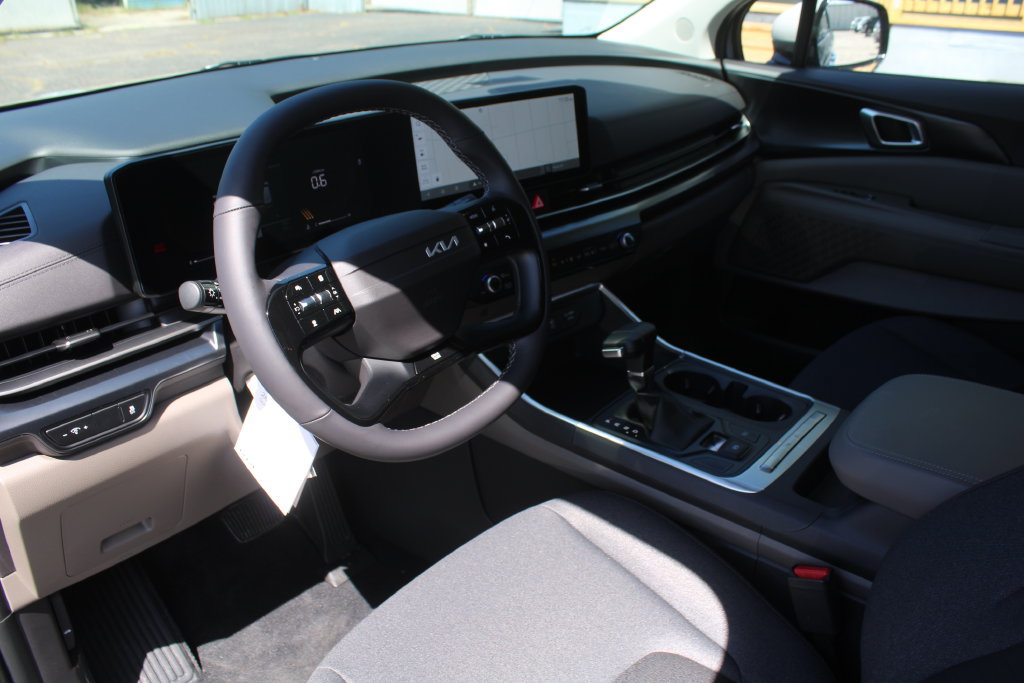 New 2027 Kia Carnival LX FWD image 27