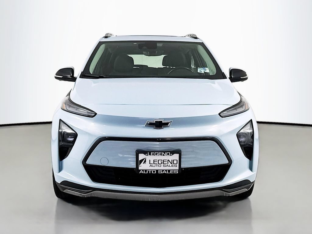 Used 2023 Chevrolet Bolt EUV Premier w/ Sun & Sound Package FWD image 2