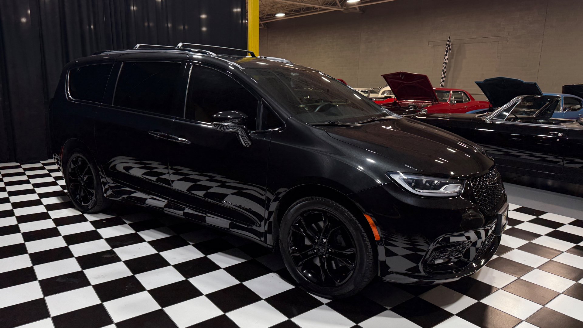 Used 2021 Chrysler Pacifica Pinnacle AWD/4WD image 11