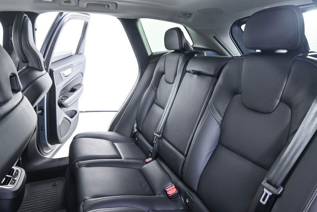 Used 2024 Volvo XC60 B5 Ultimate w/ Protection Package Premier AWD/4WD image 23
