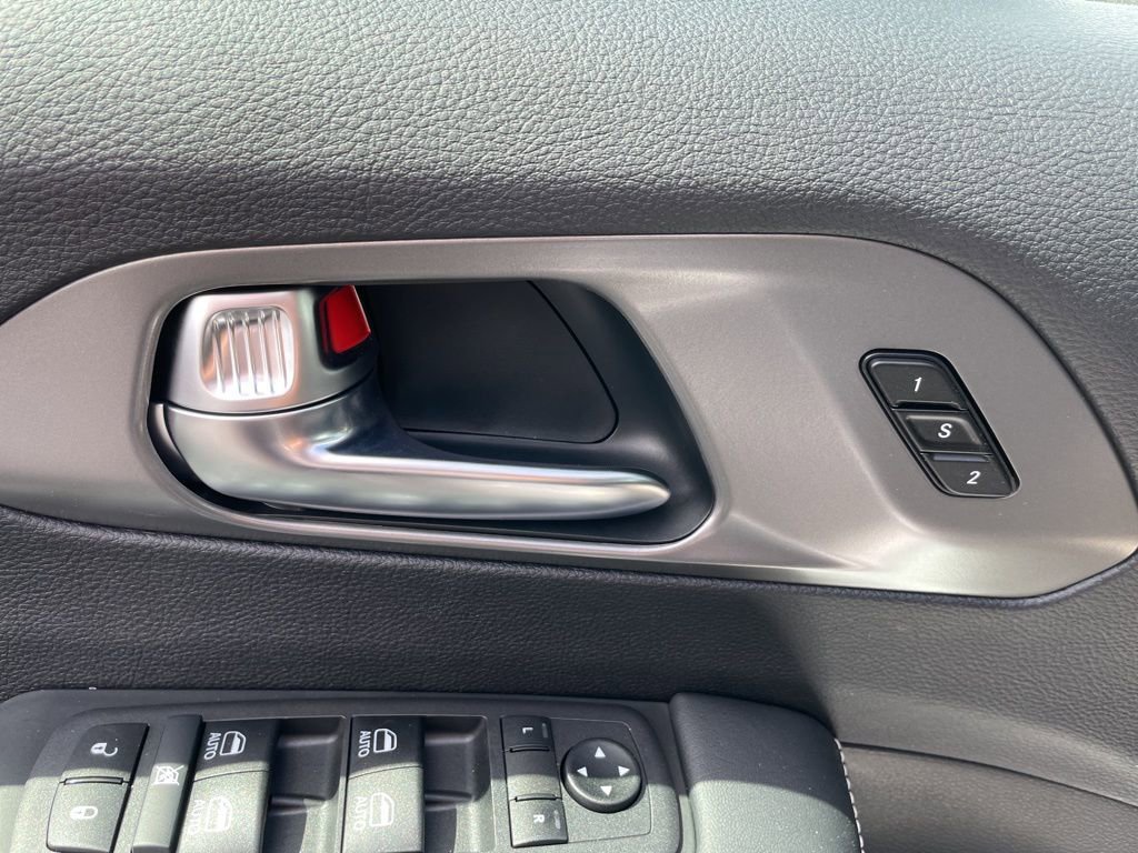 New 2026 Chrysler Pacifica Select image 23