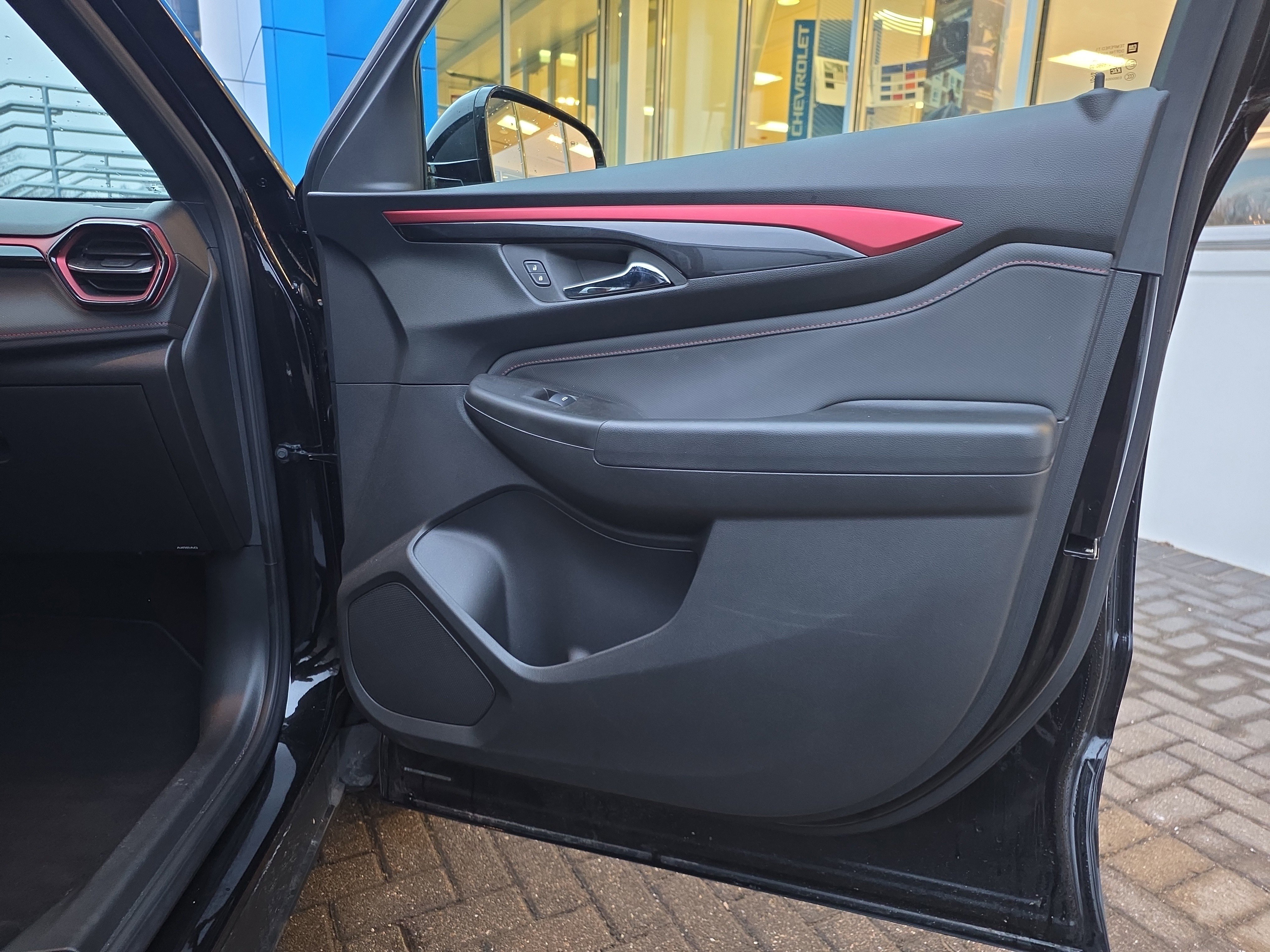 Used 2024 Chevrolet TrailBlazer RS w/ Convenience Package image 31