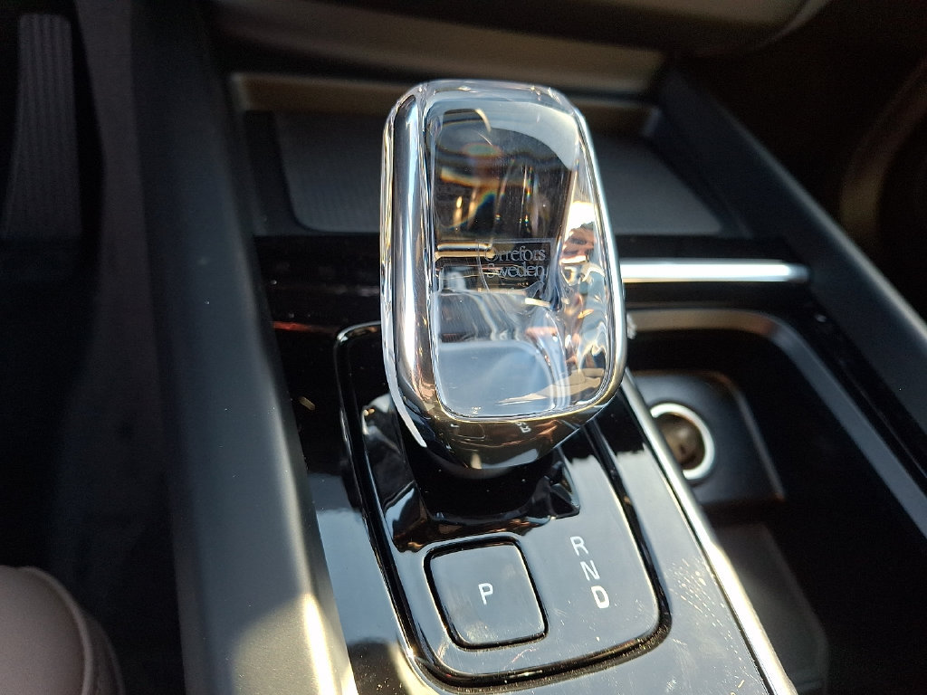 New 2027 Volvo XC60 B5 Plus AWD/4WD image 11